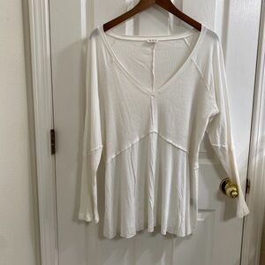 POL White Ribbed V-Neck Long Sleeve Tunic Top Medium Boho Layered Look